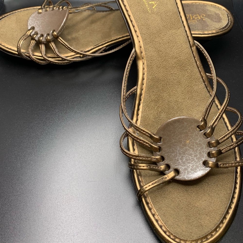 Summer Sbicca sandals. 7.5m